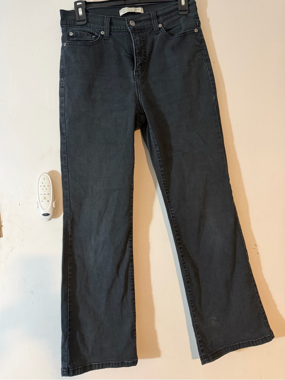 Levi’s Perfectly Slimming Women’s Faded Black Bootcut  512 Jeans  Size 8 Short